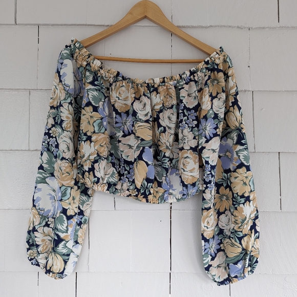 Francesca's Collections Tops - New! Francesca's Floral Top Sleeve Cropped Off Shoulder Top Medium